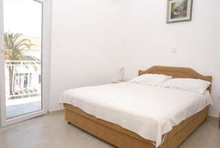 Апартаменты Apartments Dosljak Тиват Номер-студио с террасой-2