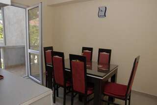 Апартаменты Apartments Dosljak Тиват Апартаменты с видом на сад-8